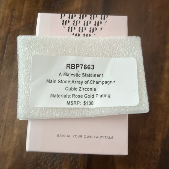 NEW!! BP Reign Princess Collection “A Majestic Statement” Ring Size 9 - Picture 3 of 3